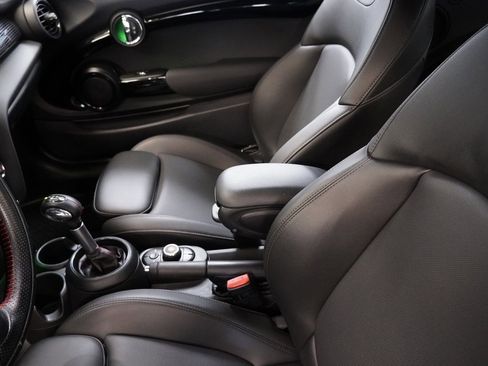 Used 2019 MINI Cooper S w/ Signature Upholstery Package image 9