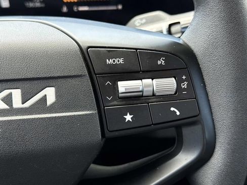 Used 2025 Kia K4 FWD image 23