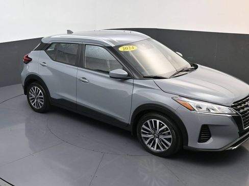 Used 2024 Nissan Kicks SV FWD image 14