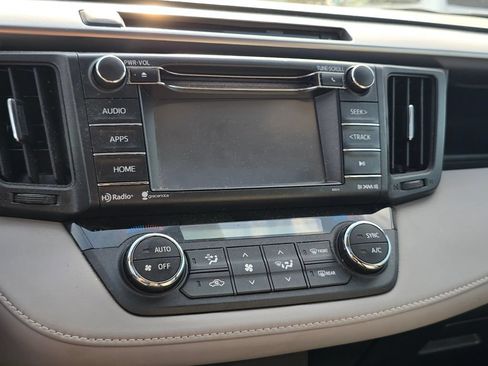Used 2016 Toyota RAV4 XLE AWD/4WD image 23