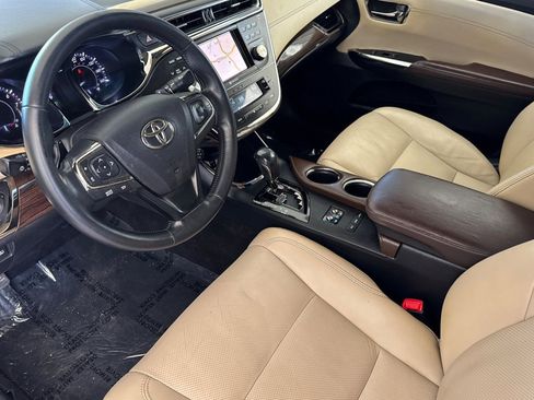 Used 2014 Toyota Avalon Limited FWD image 10