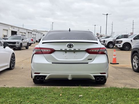 Used 2018 Toyota Camry XSE w/ Driver Assist Package image 5