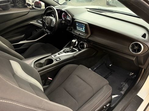 Used 2018 Chevrolet Camaro LT RWD image 16