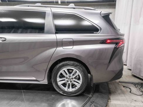 Used 2024 Toyota Sienna XLE w/ XLE Plus Package image 8