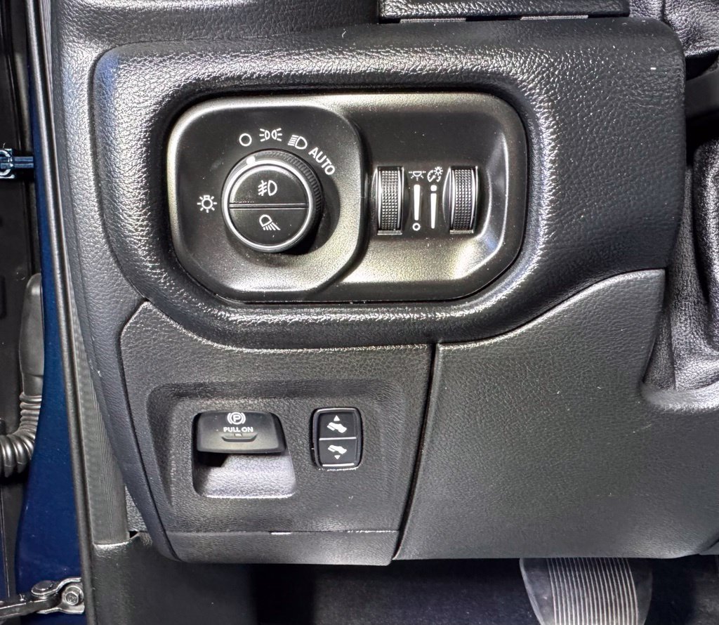 Used 2020 RAM 1500 Laramie AWD/4WD image 24