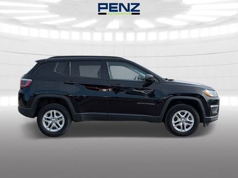 Used 2018 Jeep Compass Sport w/ Cold Weather Group AWD/4WD image 8