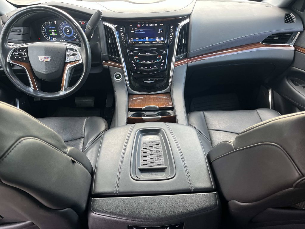 Used 2017 Cadillac Escalade Luxury AWD/4WD image 12