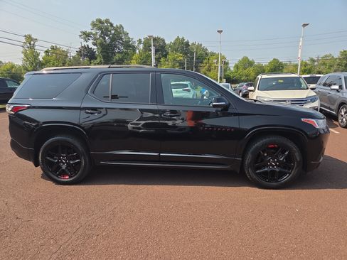 Used 2020 Chevrolet Traverse Premier w/ Redline Edition AWD/4WD image 2