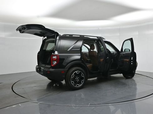 Certified 2025 Ford Bronco Sport Outer Banks w/ Outer Banks Tech Package+ AWD/4WD image 6