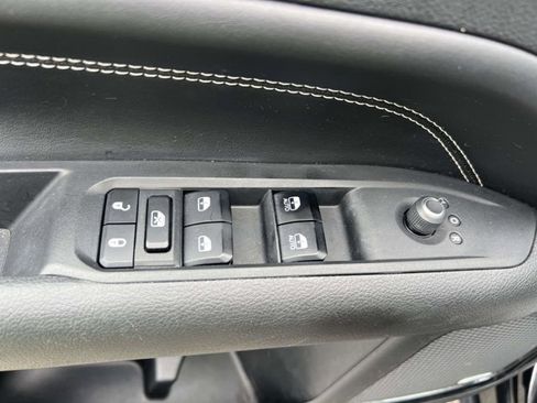 Used 2022 Jeep Compass High Altitude AWD/4WD image 17