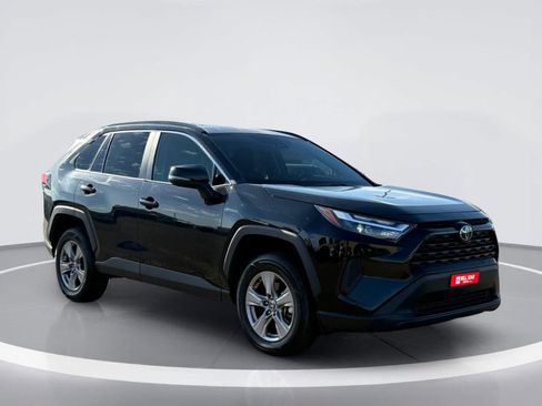 Used 2025 Toyota RAV4 XLE FWD image 6