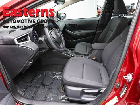 Used 2025 Toyota Corolla LE FWD image 14