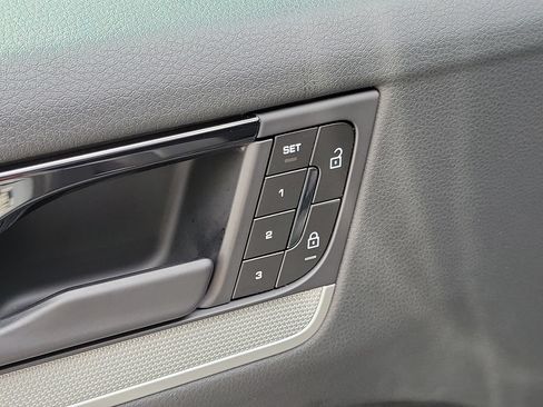 Certified 2024 Porsche Cayenne Coupe AWD/4WD image 25