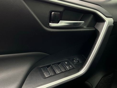 Used 2025 Toyota RAV4 XLE image 21