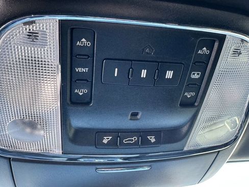 Used 2018 Jeep Grand Cherokee Limited w/ Luxury Group II image 23