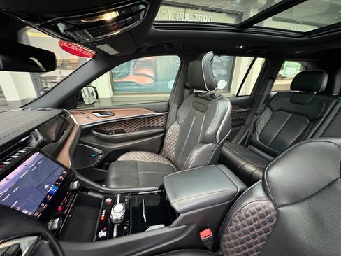 Used 2022 Jeep Grand Cherokee Summit w/ Luxury Tech Group V image 15