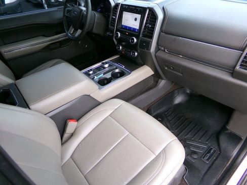Used 2021 Ford Expedition XLT image 14