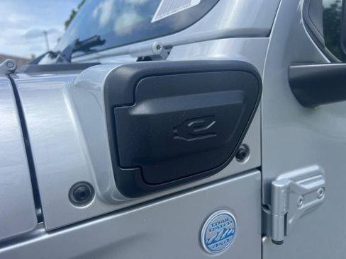 Used 2024 Jeep Wrangler Unlimited Sahara image 12