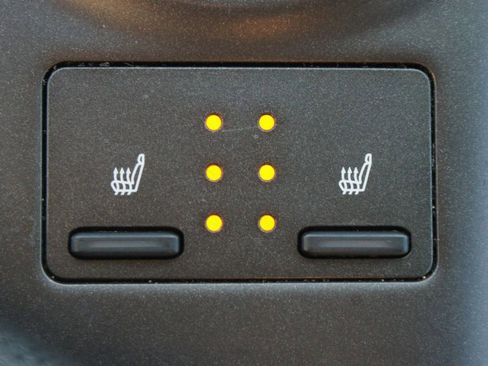 Used 2023 Toyota Camry XSE image 7