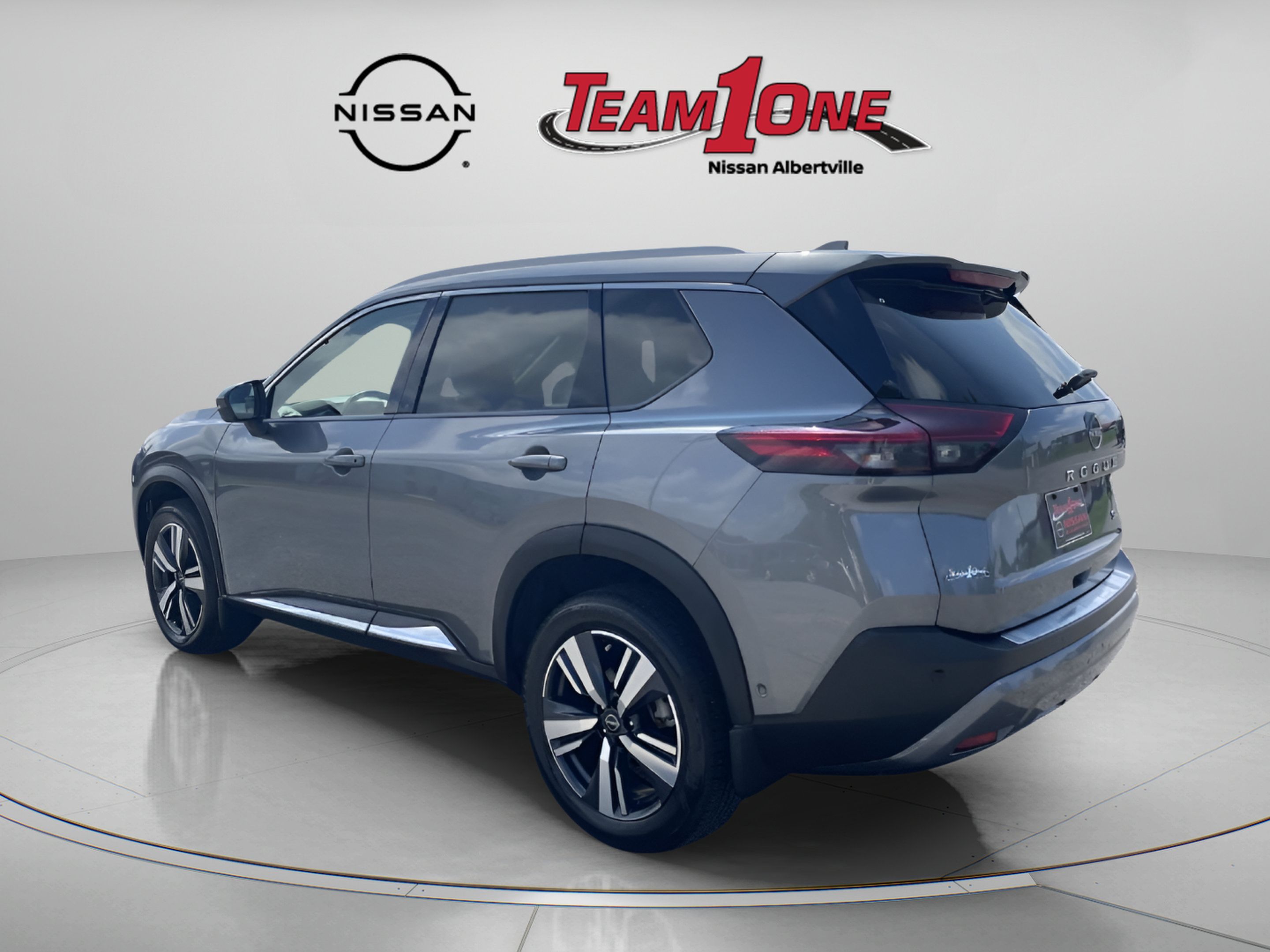 Used 2023 Nissan Rogue SL w/ SL Premium Package FWD image 6