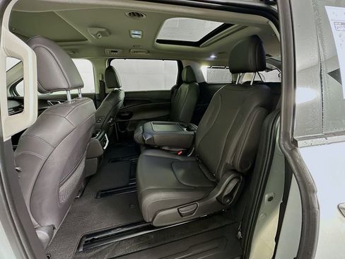 Used 2026 Kia Carnival SX w/ SX Dark Edition Package image 32