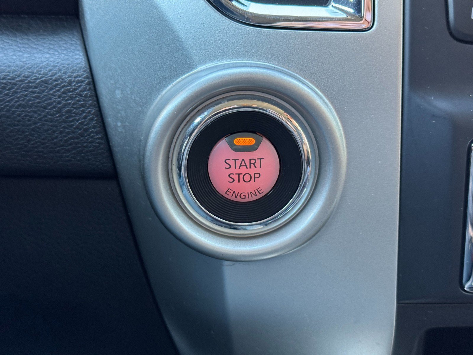 Used 2021 Nissan Titan SV w/ SV Convenience Package RWD image 19
