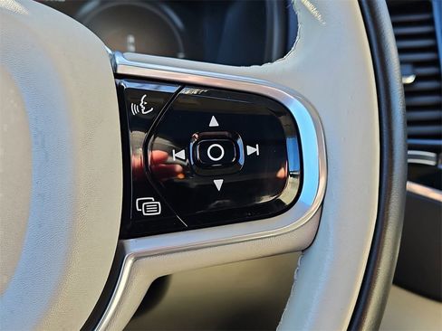 Used 2017 Volvo XC90 T8 Inscription w/ Luxury Package image 29