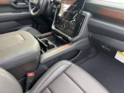 New 2026 GMC Yukon XL Denali image 17