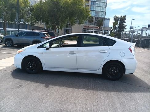 Used 2012 Toyota Prius Two FWD image 5