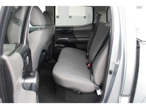 Used 2017 Toyota Tacoma SR5 w/ Tow Package image 11