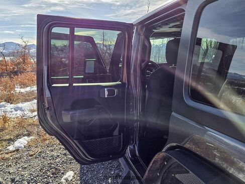 Used 2019 Jeep Wrangler Unlimited Sport S image 23