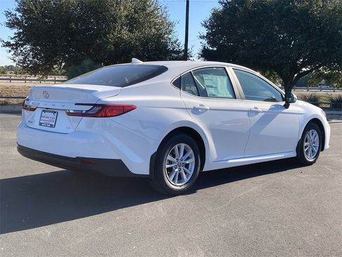 New 2026 Toyota Camry LE image 6