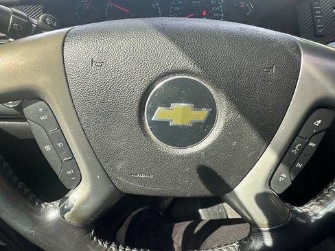 Used 2011 Chevrolet Avalanche LTZ AWD/4WD image 16