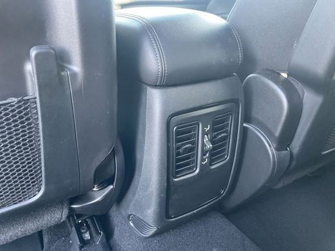 Used 2024 Dodge Durango SXT image 29