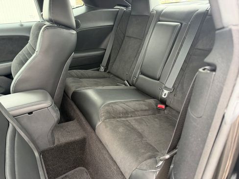 Used 2015 Dodge Challenger SRT Hellcat image 36