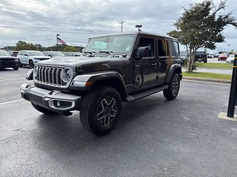 New 2026 Jeep Wrangler Unlimited Sahara AWD/4WD image 4