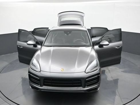 Certified 2023 Porsche Cayenne GTS AWD/4WD image 31