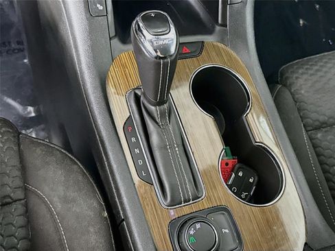 Certified 2019 GMC Acadia SLE w/ Driver Alert Package I FWD image 17