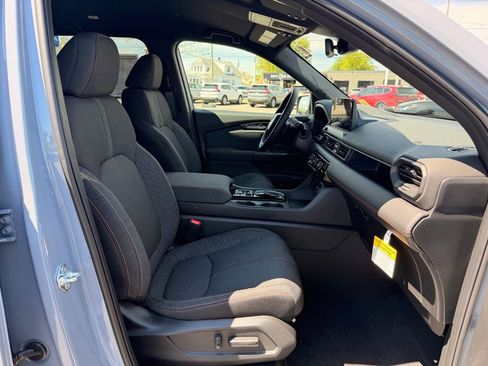 New 2026 Honda Pilot Sport image 16
