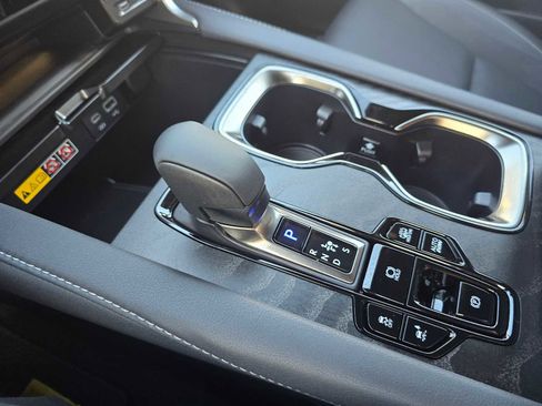 New 2026 Lexus RX 450h AWD image 31