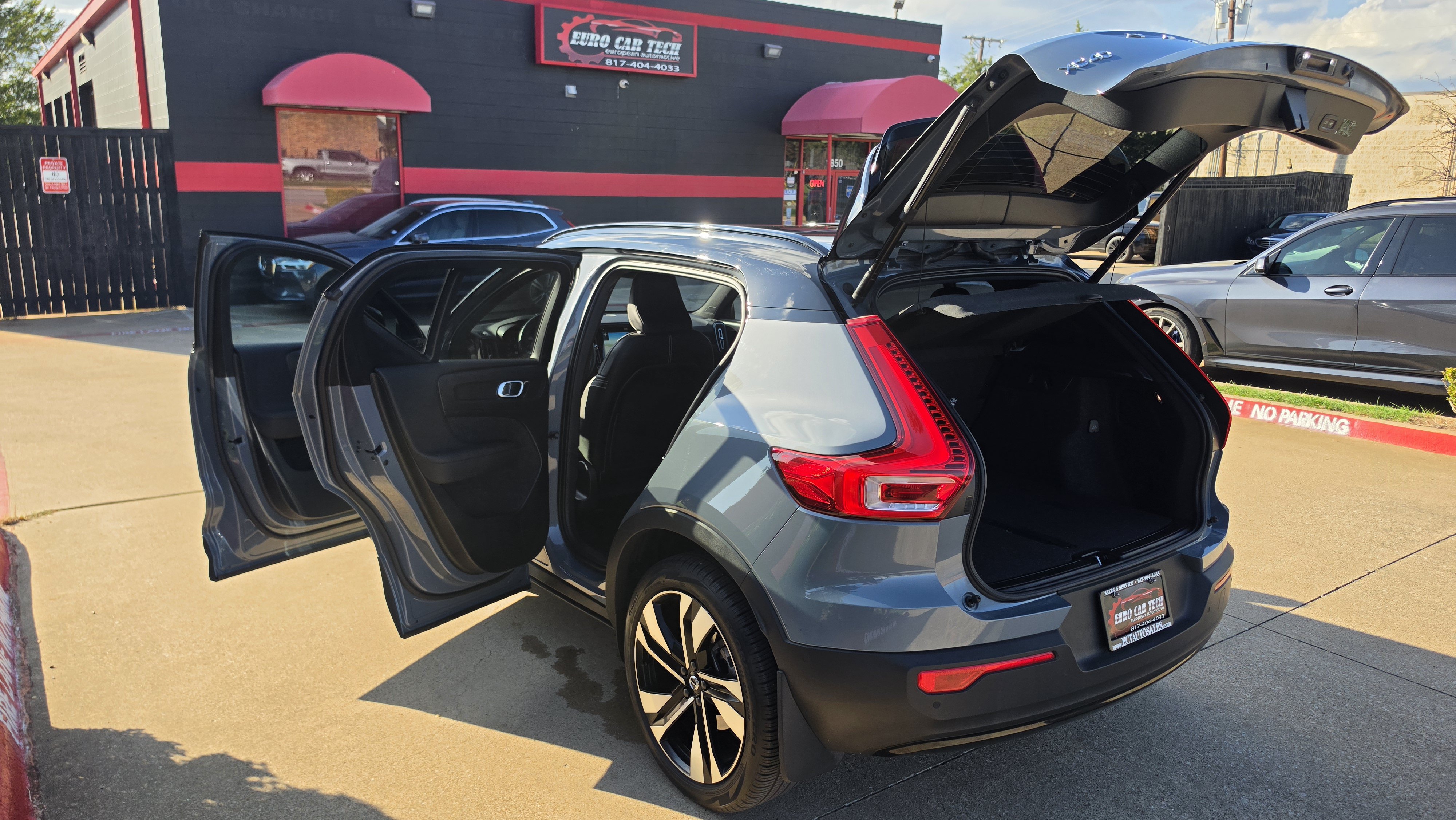 Used 2021 Volvo XC40 T5 R-Design w/ Advanced Package AWD/4WD image 18