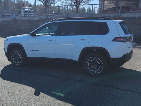 New 2026 Jeep Cherokee Laredo image 4