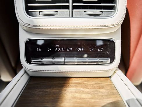 Used 2026 Mercedes-Benz Maybach GLS 600 4MATIC image 57