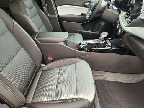 New 2026 Chevrolet Trax LT w/ Driver Confidence Package FWD image 11