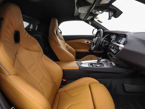 Used 2020 BMW Z4 M40i w/ Executive Package image 22