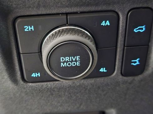 Used 2025 Ford Expedition Active AWD/4WD image 30