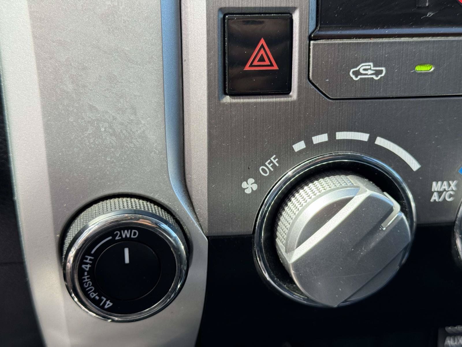 Used 2014 Toyota Tundra SR5 AWD/4WD image 27
