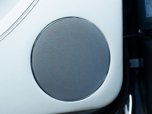 Used 2024 Bentley Continental GT V8 image 13