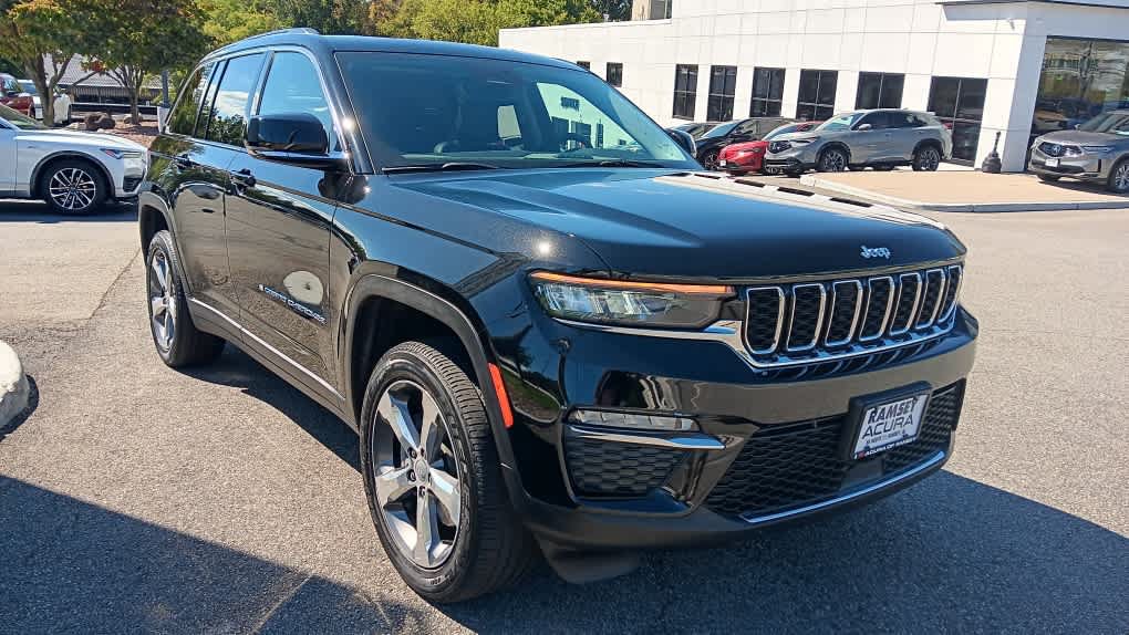 Used 2023 Jeep Grand Cherokee 4WD 4xe image 9