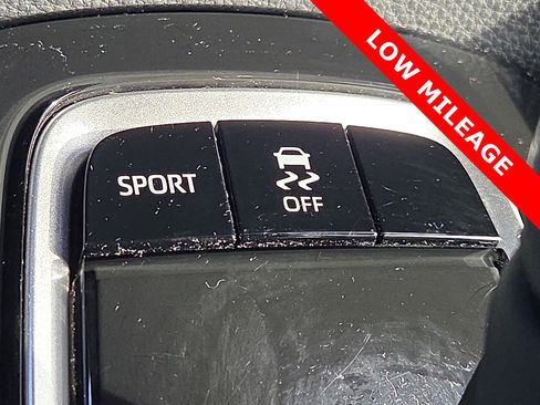 Used 2021 Toyota Corolla SE image 19